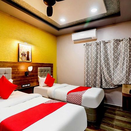 Brahmapur Super Hotel O Padma Manor מראה חיצוני תמונה