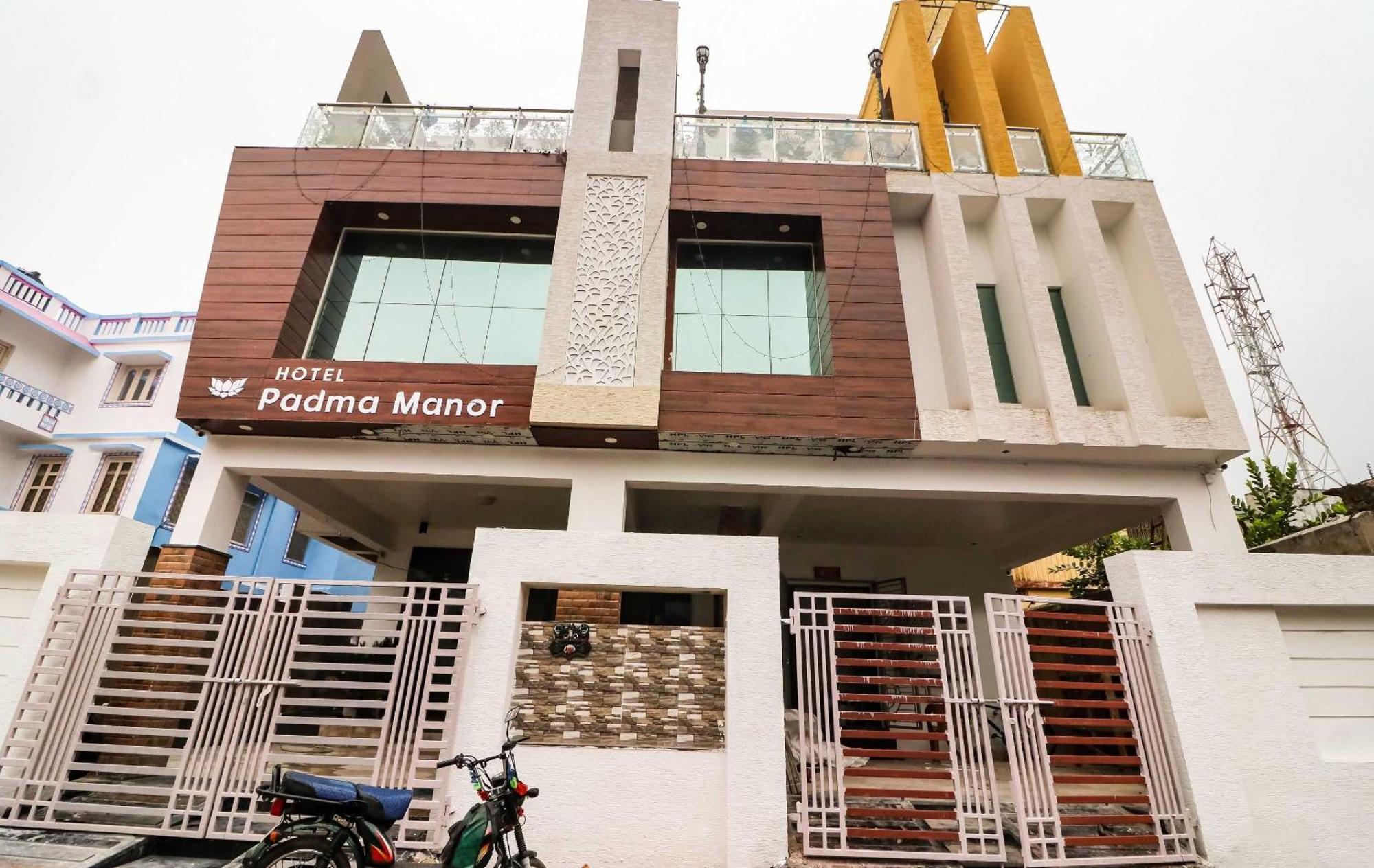 Brahmapur Super Hotel O Padma Manor מראה חיצוני תמונה