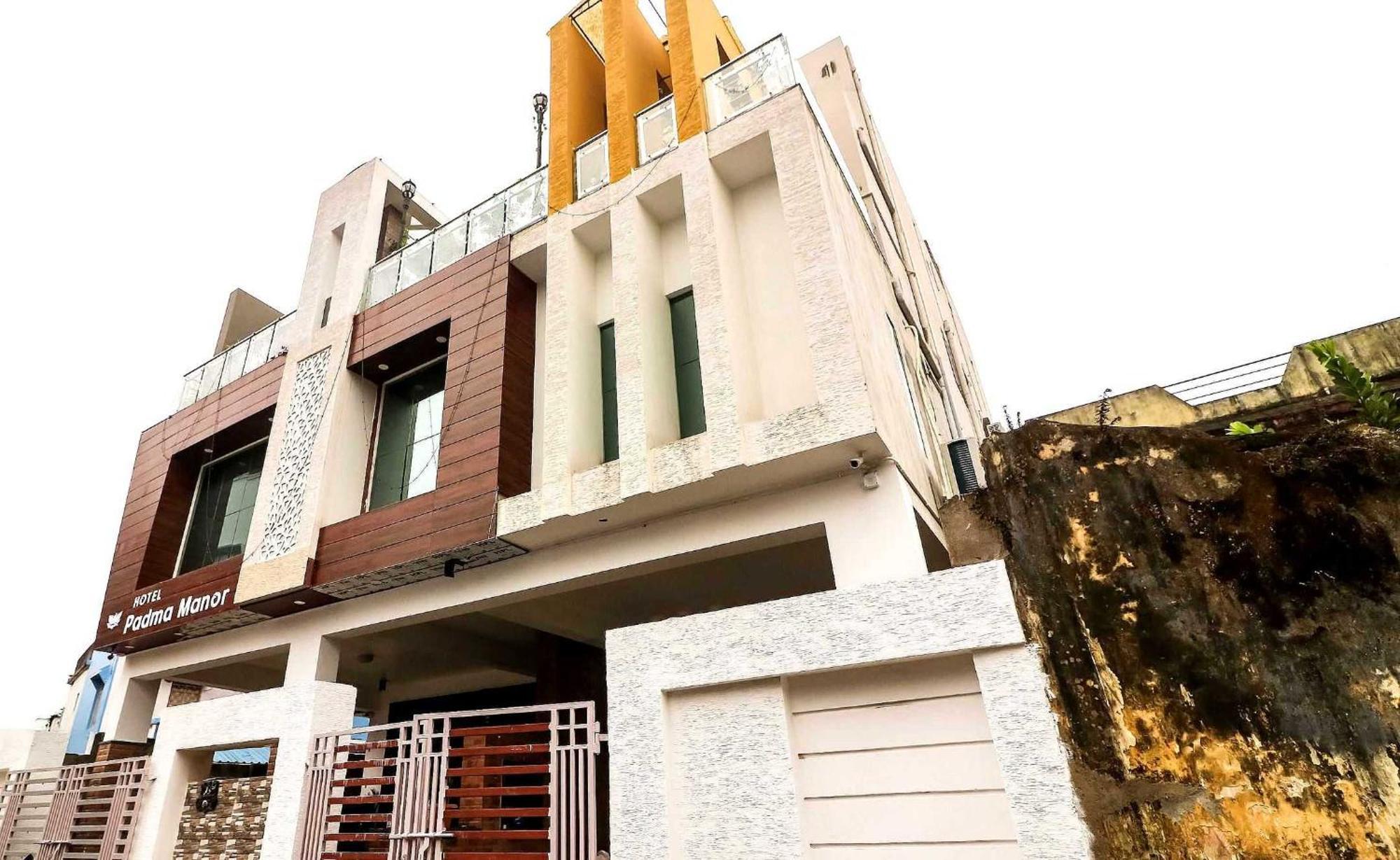 Brahmapur Super Hotel O Padma Manor מראה חיצוני תמונה