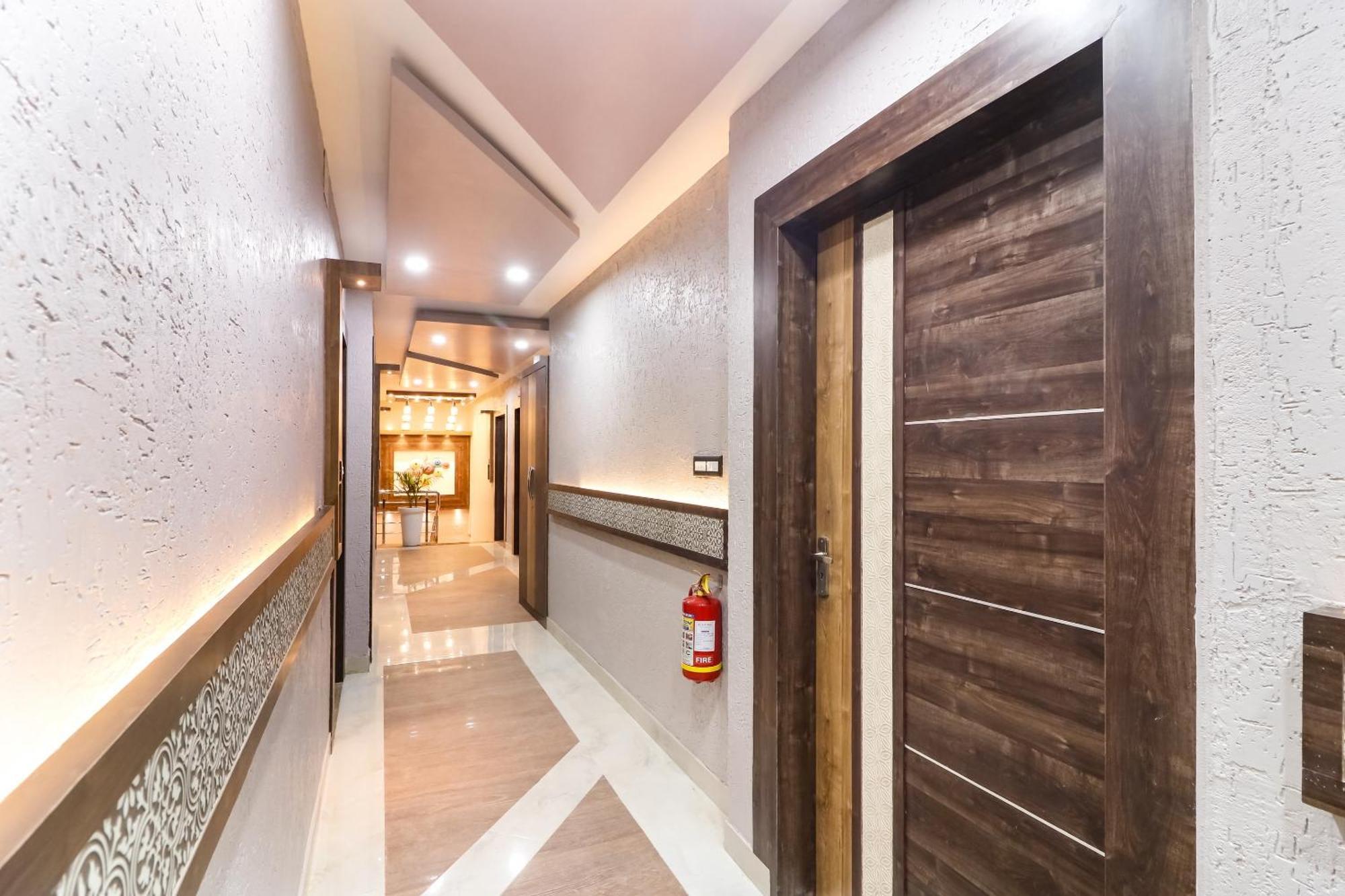 Brahmapur Super Hotel O Padma Manor מראה חיצוני תמונה