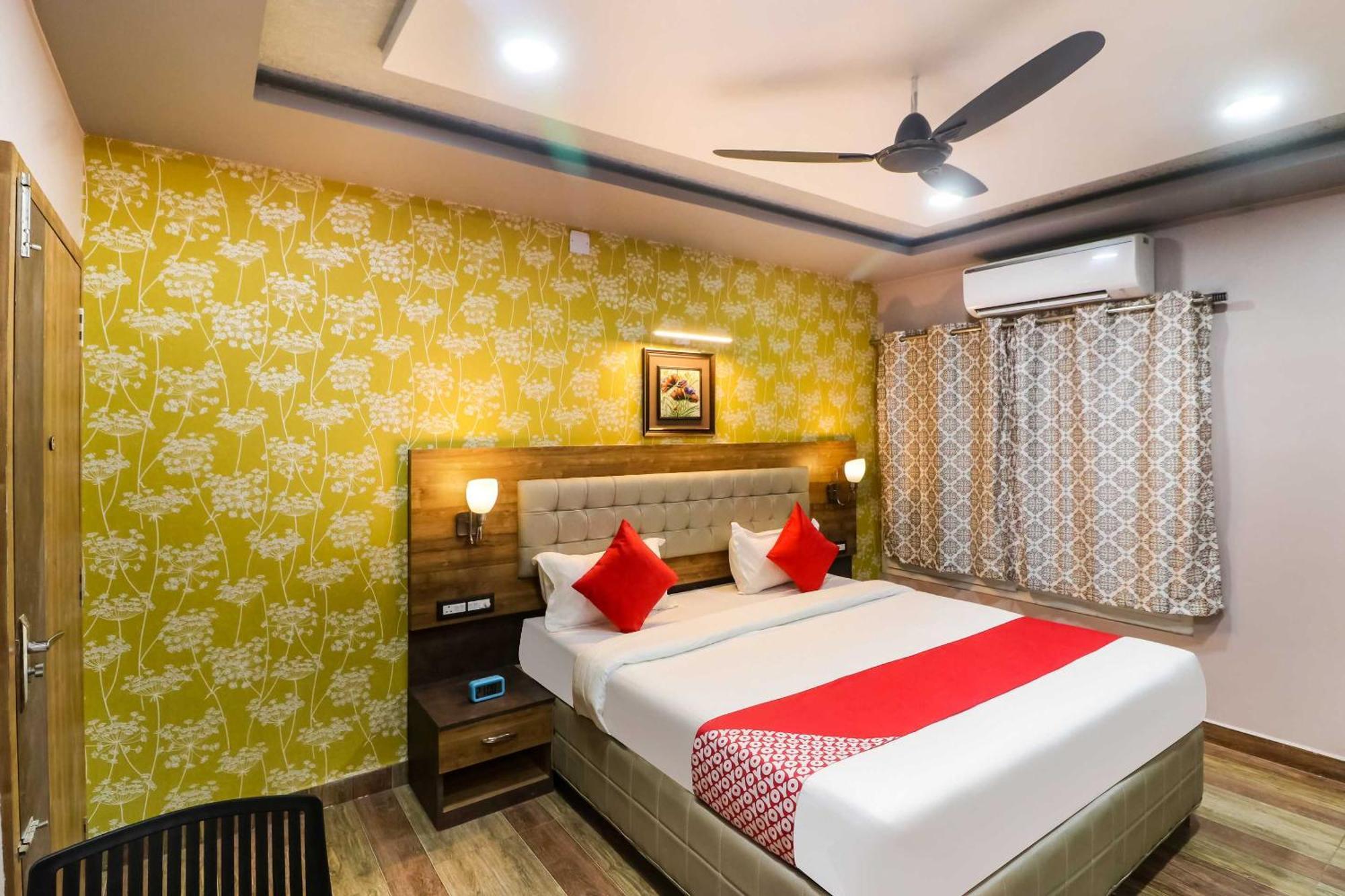 Brahmapur Super Hotel O Padma Manor מראה חיצוני תמונה