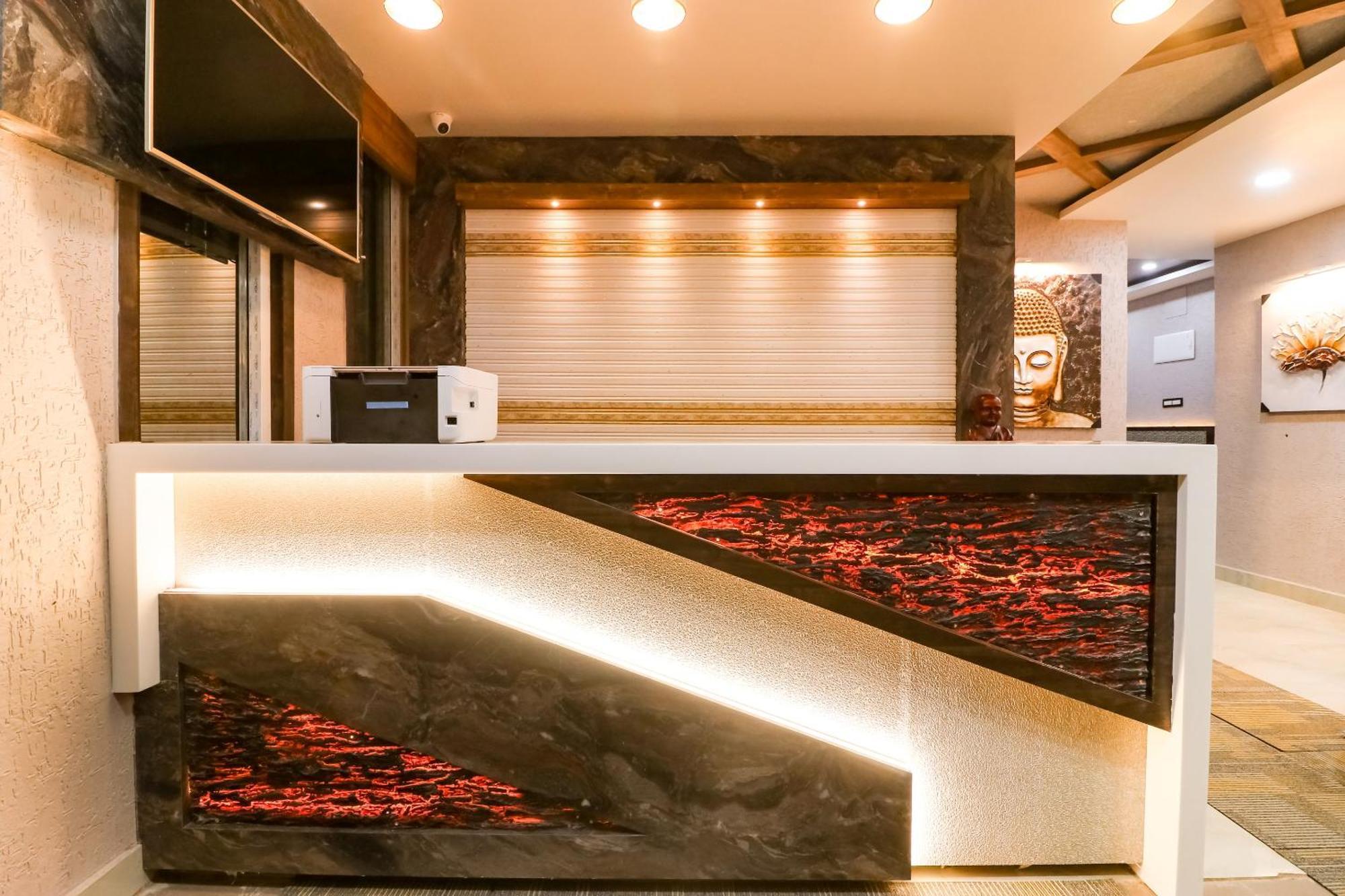 Brahmapur Super Hotel O Padma Manor מראה חיצוני תמונה